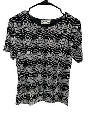 Frazier Lawrence Black White Wave Print Short Sleeve Top Preppy Minimalist